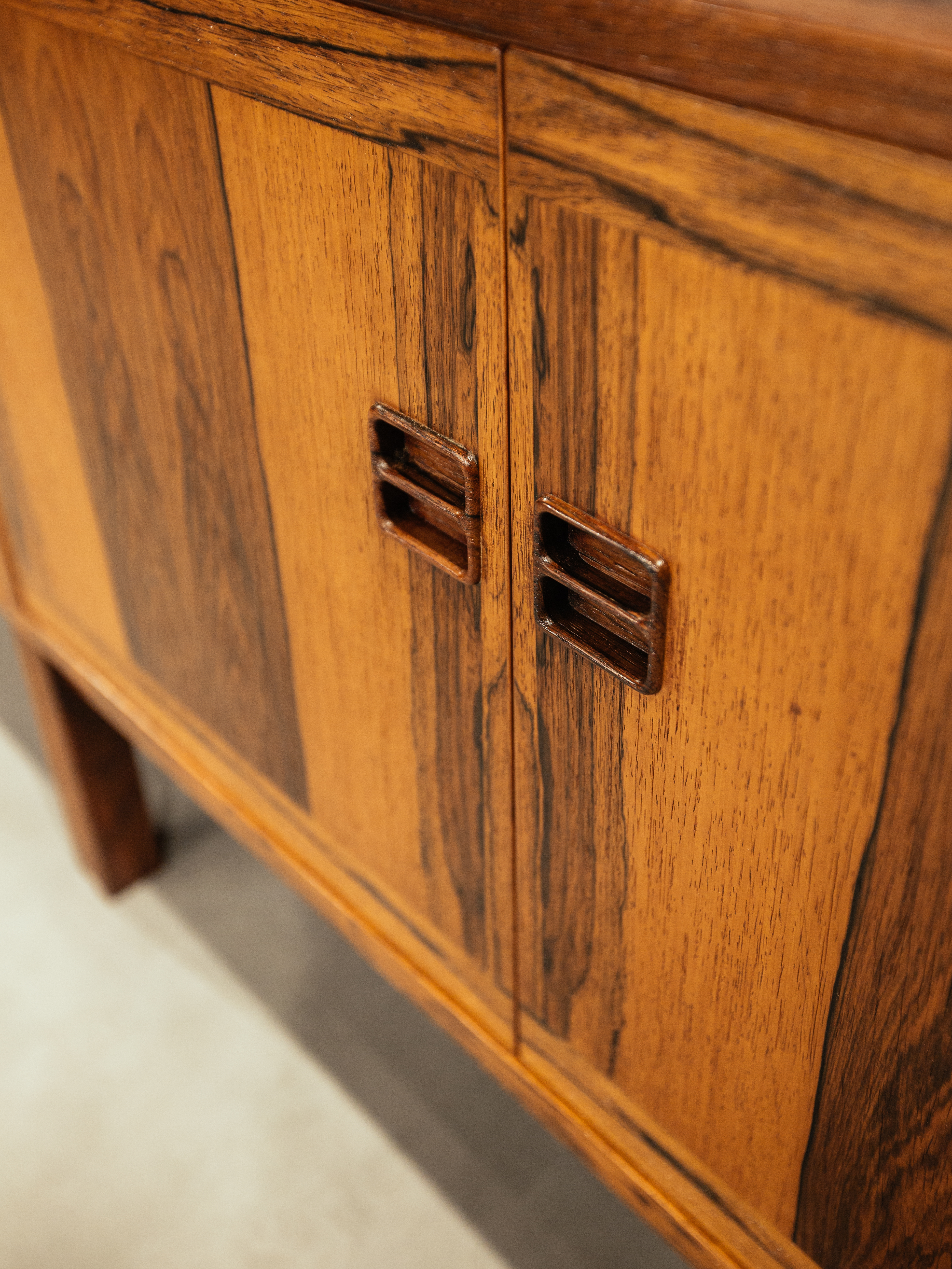 1960s, Eric Wörtz tasarımı , Jakaranda ağacı kitaplık